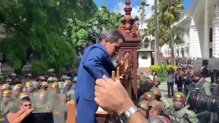 Se abre un nuevo cisma institucional en Venezuela