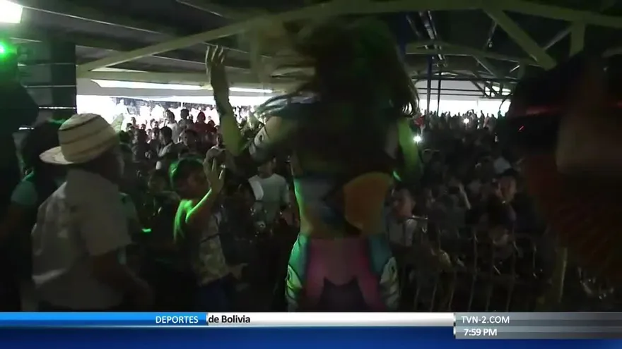 La tradicional amanecida de Samy y Sandra en los Uveros