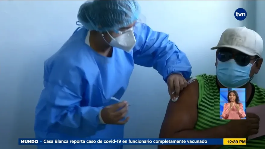 Jóvenes acuden a jornada de vacuna por barrido en Veraguas