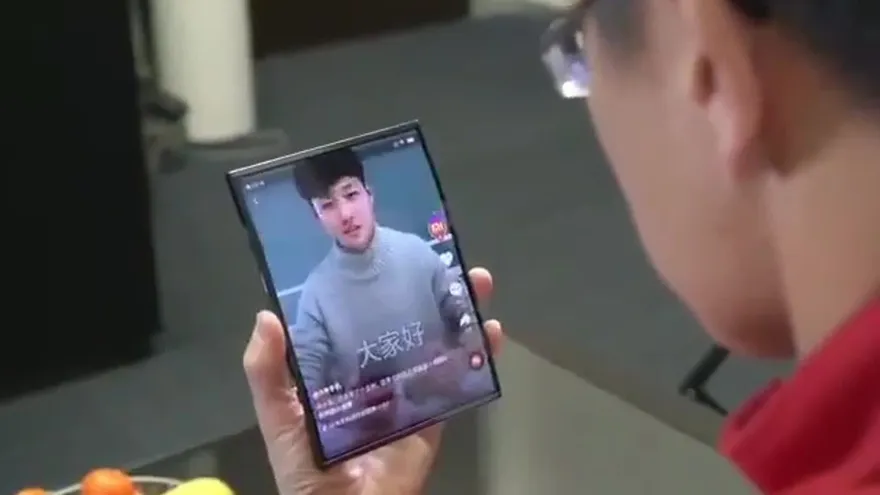 Xiaomi anuncia la creación del primer móvil con pantalla doblemente plegable
