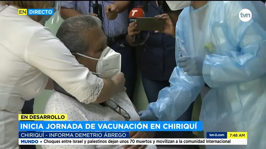 Cientos de personas acuden a vacunarse en Chiriquí