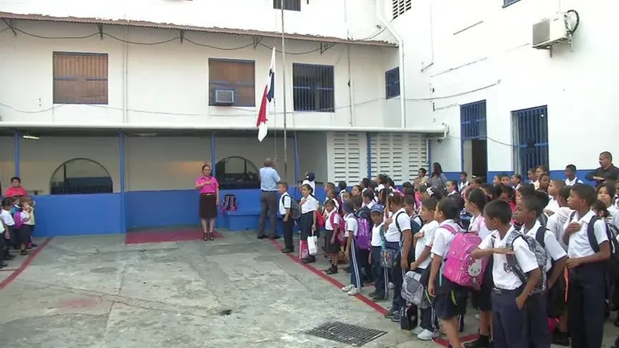 Escuela inicia jornada extendida