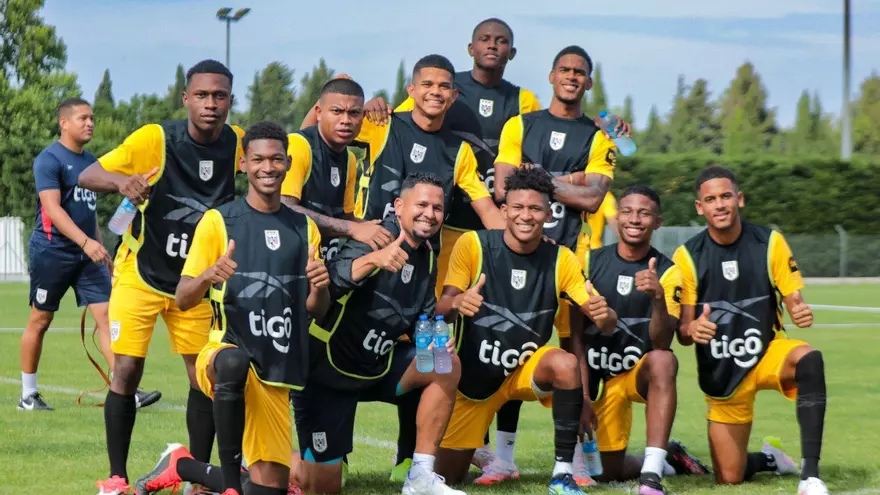 Jugadores de la selección Sub20 de Panamá en Francia