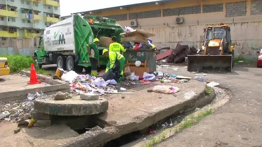 Operativo de recolección de basura en El Chorrillo