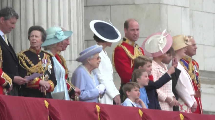 Isabel II se ausentará de una misa en honor a sus 70 años de reinado.