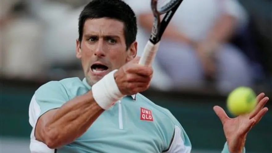 Nadal y Djokovic avanzan en el Abierto de Francia