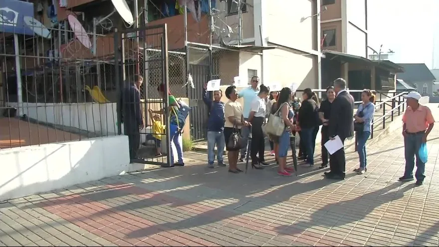 Padres de familia de parvulario en Calidonia piden reconsiderar traslado