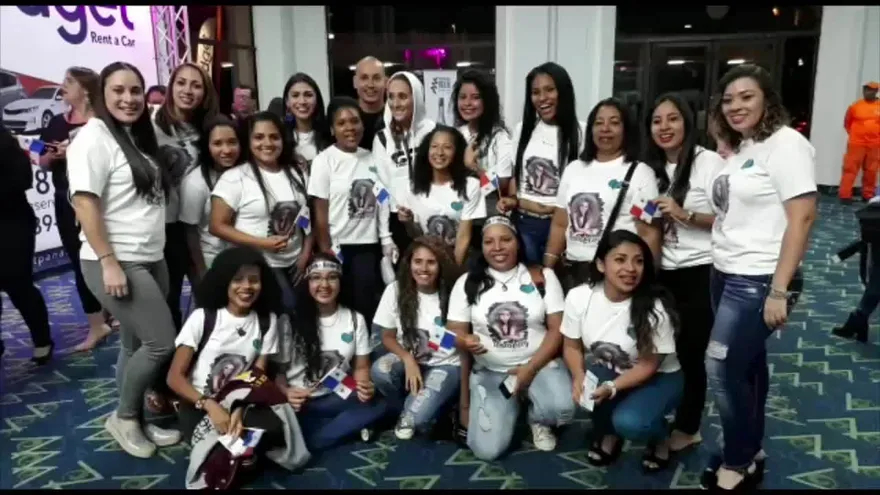 Miembros del club de fanáticos 'AmorEcos'