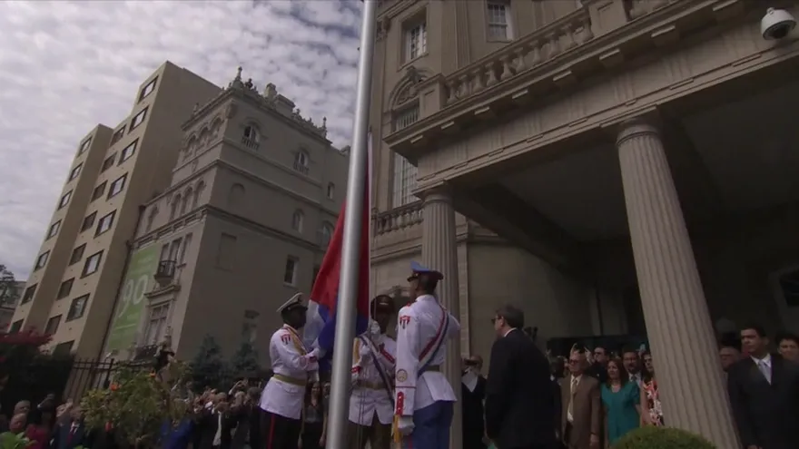 Bandera cubana ya ondea en Washington