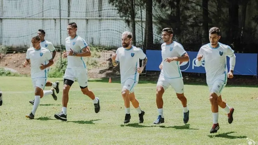 Guatemala vuelve al ruedo internacional con Anguila sin fiarse de los amateur