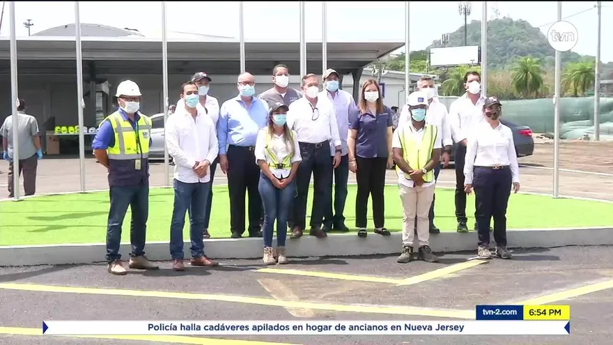 Entregan llaves al presidente del nuevo hospital modular