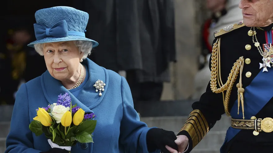 La reina Isabel II de Inglaterra y su marido el duque de Edimburgo