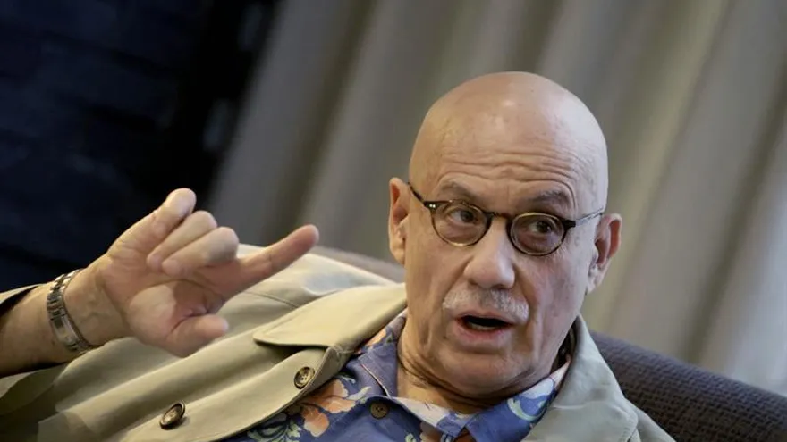 El maestro de la novela negra, James Ellroy, durante la entrevista concedida a la Agencia Efe.