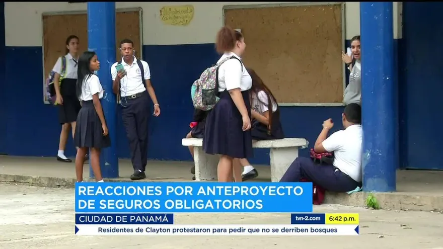 Padres de familia apoyan propuesta de seguro estudiantil