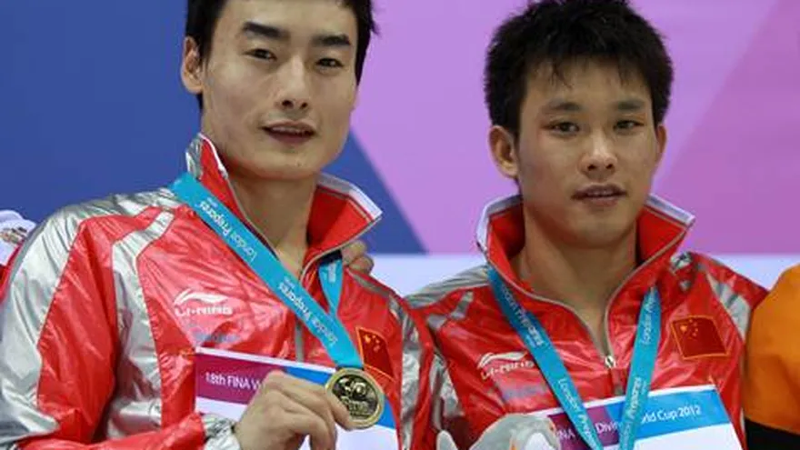 China gana tercer oro en clavados sincronizados