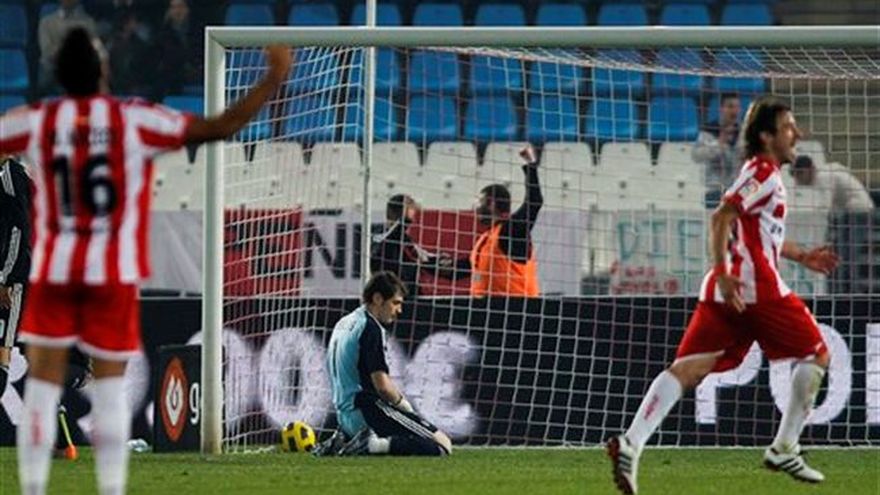 El Barcelona gana y se aleja del Madrid tras empatar 1-1 - Fútbol ...