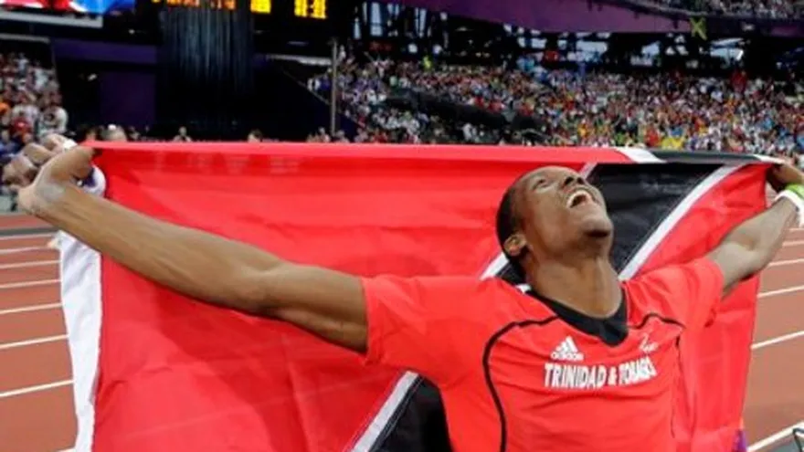 Walcott es recibido como héroe y con muchos regalos