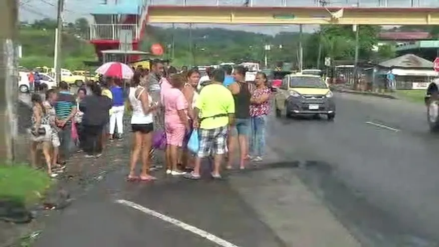 Protesta en la entrada de Quebrada Ancha en Alcalde Díaz