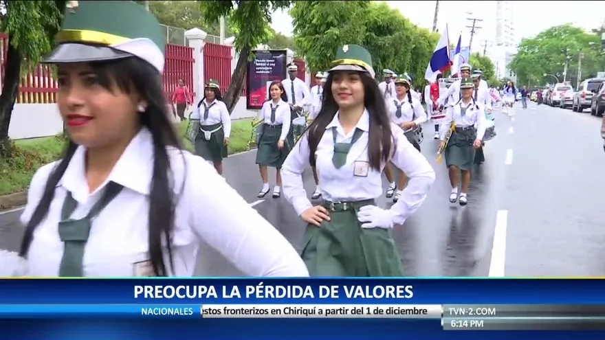 Realizan desfile por los valores cívicos y morales