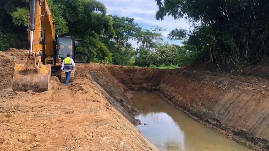 MOP ejecuta trabajos de canalización y mantenimiento vial en el distrito de Changuinola