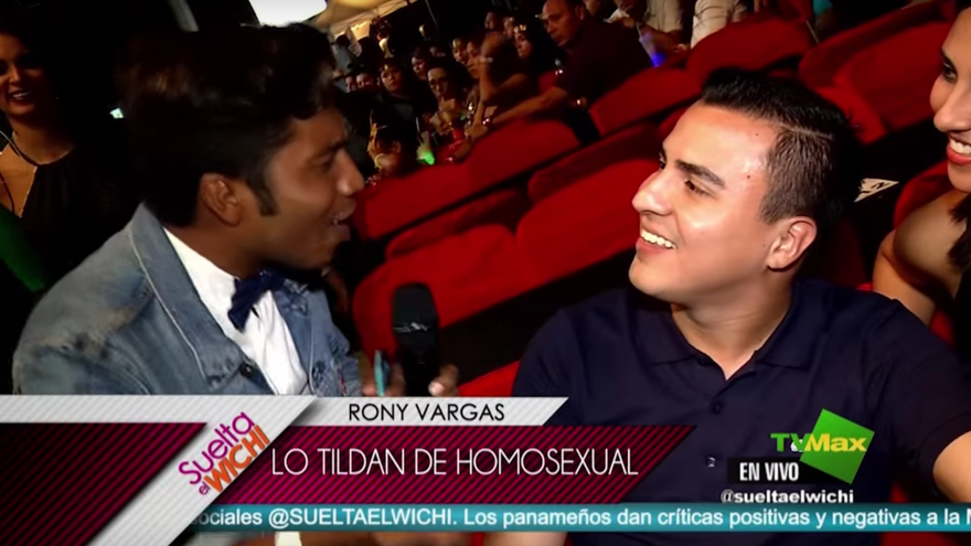 Tildan de homosexual a Ronny Vargas en redes sociales
