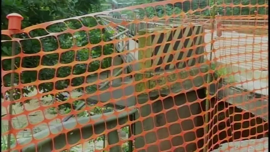 Reparan vía colapsada