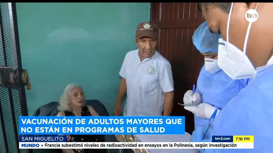 Vacunación a adultos mayores encamados
