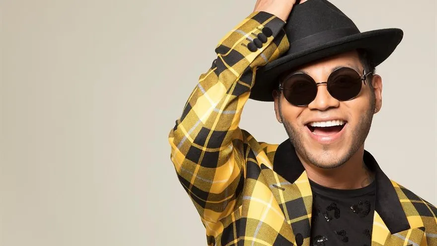 Fotografía cedida por Samo Productions que muestra al cantante mexicano Samo mientras.