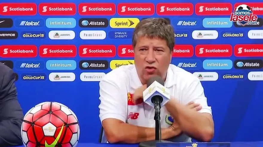 'Bolillo' preocupado por las nuevas amonestaciones a Panamá