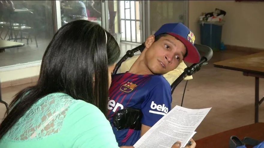 Carlos, el ser humano en la silla de ruedas