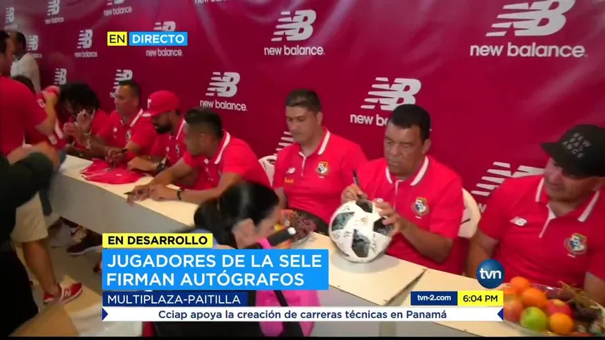 Jugadores de la Sele firmaron autógrafos antes del partido contra Irlanda del Norte