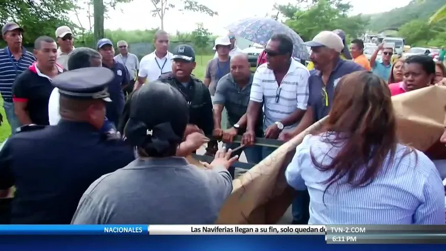 Funcionarios de la Autoridad Marítima piden pago de bono anual