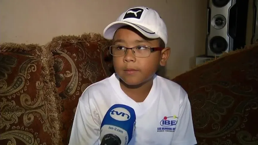 Niño de 8 años dedica canción al Canal Ampliado