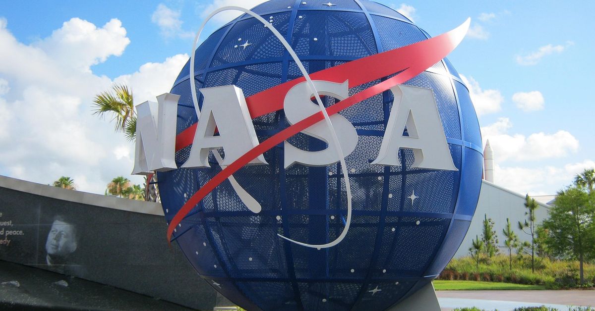 NASA comienza cuenta regresiva para lanzamiento lunar en más de medio siglo