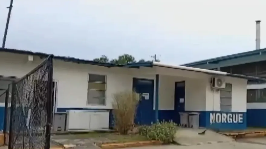 Trasladan osamentas de menores asesinados por su padre a hospital en Changuinola