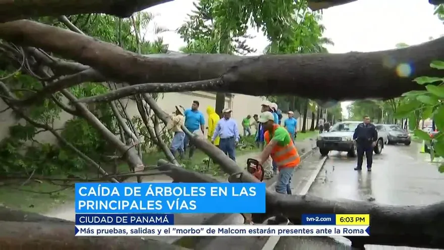 Fuertes lluvias azotaron la capital este lunes