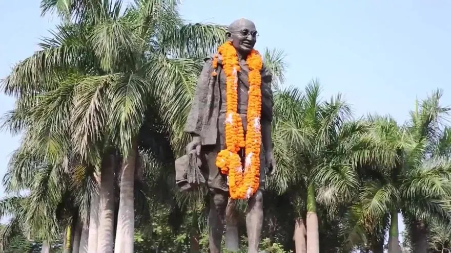Plegarias y flores para recordar a Gandhi en el 70 aniversario de su muerte