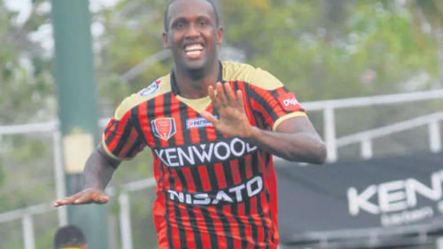 Sporting San Miguelito ganó y sigue en la punta