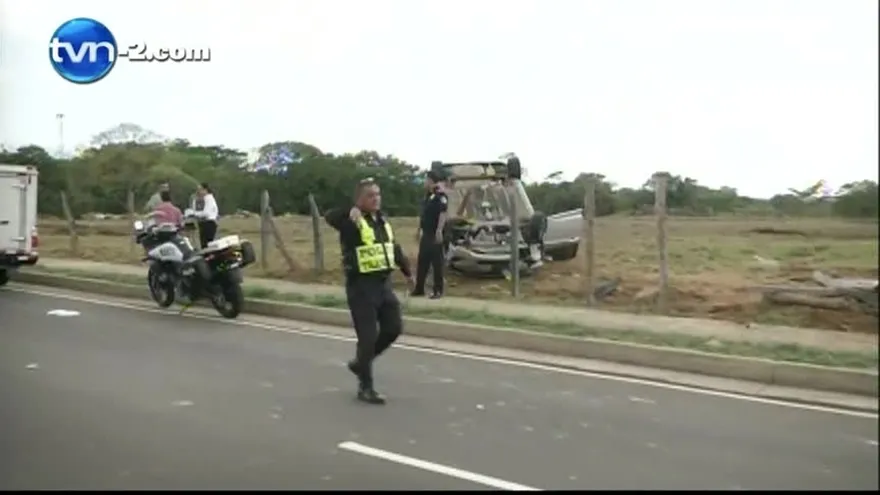 Muere mujer al estrellarse en carretera David - Dolega