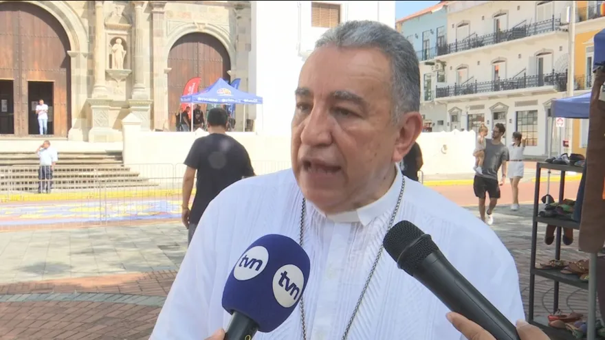 Monseñor, José Domingo Ulloa.