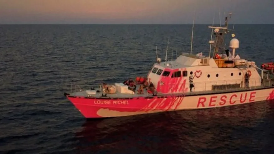El barco humanitario financiado por el artista urbano británico Banksy
