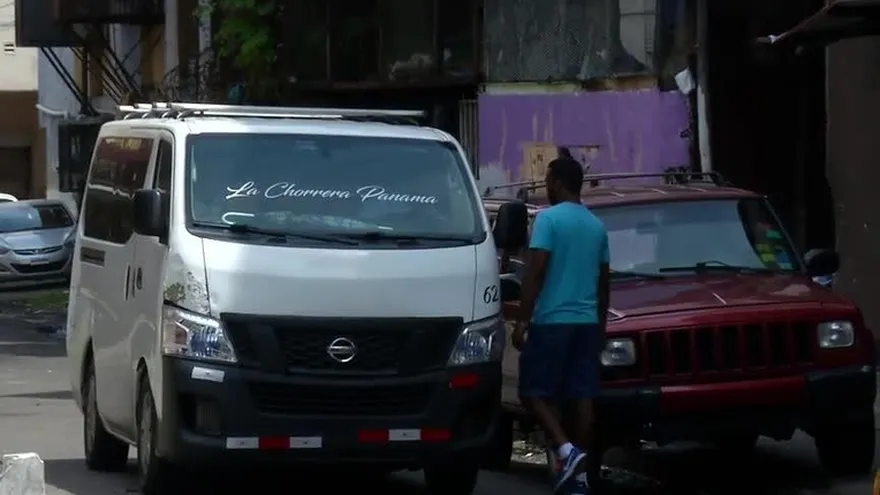 Residentes de San Miguel, molestos con los busitos piratas