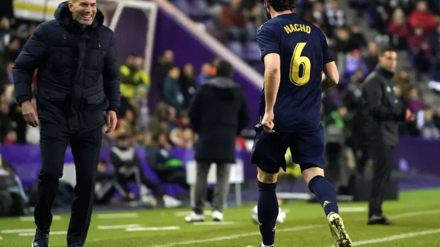 El Real Madrid vence en Valladolid y se escapa del Barcelona