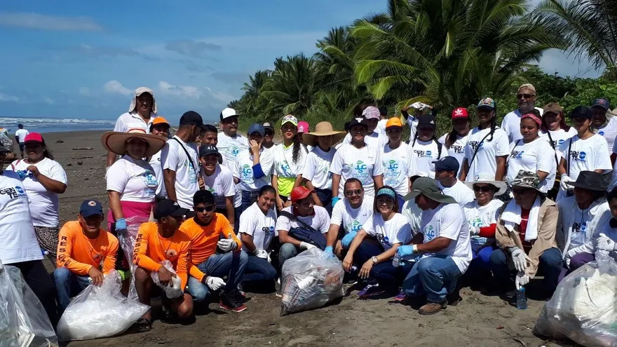 Voluntariado Limpieza de Playa Las Lajas