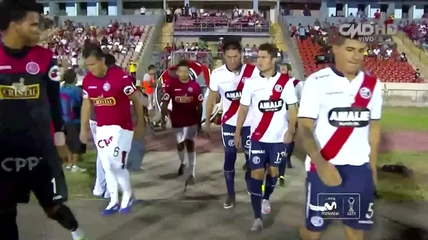 Actuaciones de los panameños en Perú, Juan Aurich 2-3 CD Municipal