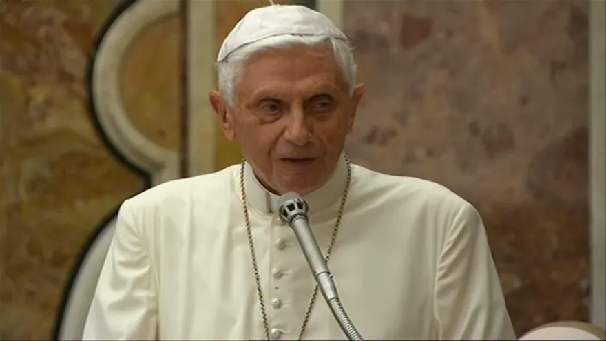 Benedicto XVI se convierte en el papa más anciano de la historia