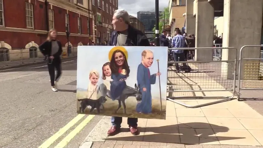 La duquesa de Cambridge da a luz a su tercer hijo, un niño