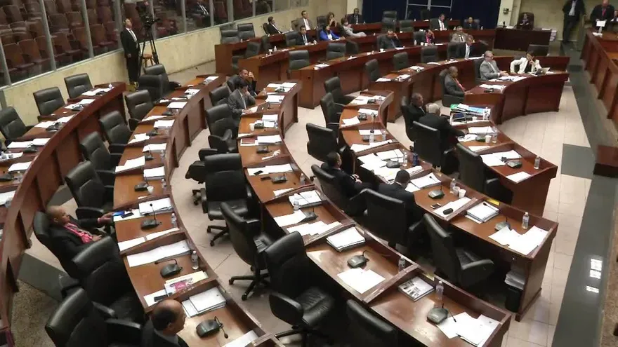 Proyecto de ley que amplía Beca Universal genera cuestionamientos