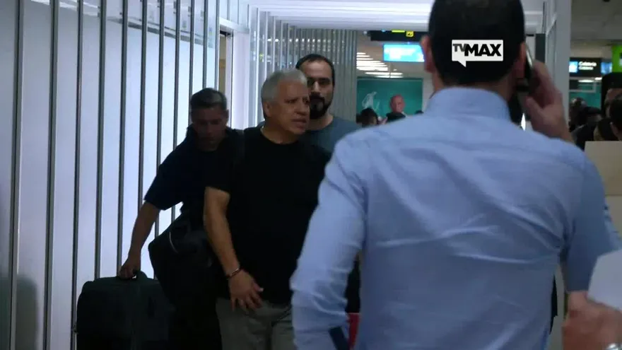 Llegada de Américo Gallego con su cuerpo técnico, para ponerse a trabajar de inmediato