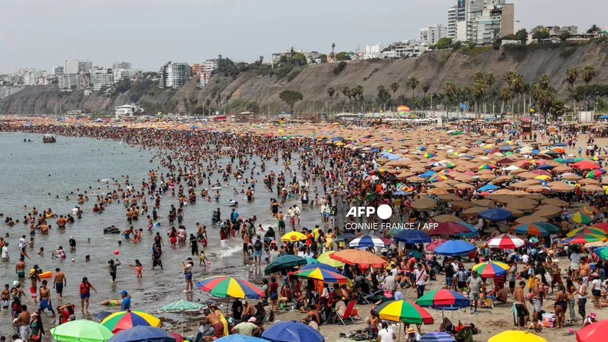 Playa de Agua Dulce, Perú